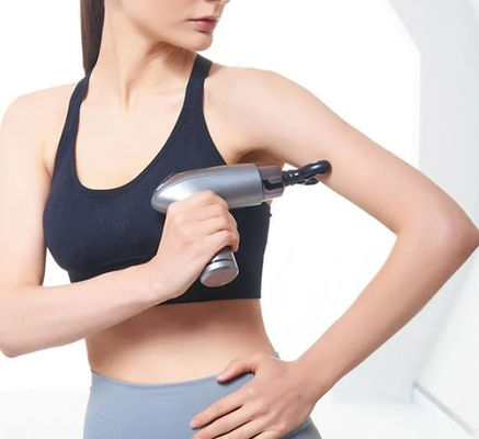 La macchina per il massaggio del corpo perfetto per gli atleti e il recupero muscolare