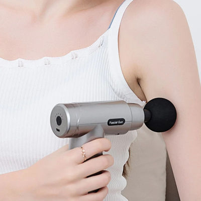 Massaggiatore fasciale portatile per un recupero muscolare tranquillo ed efficace N.W/G.W 1,02/1,9 kg
